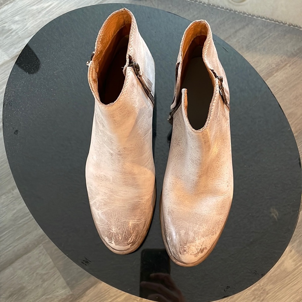 Nice leather Bed Stu Roan booties.